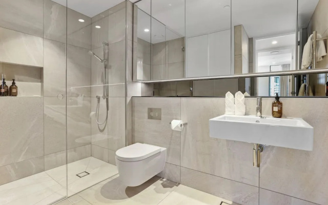 Sunny and Spacious in Wynyard Quarter