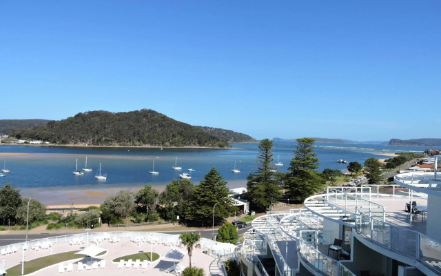 BASE Holidays - Ettalong Beach Premium Apartments