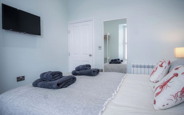 No. 6 Croft House - 1 Bedroom Apartment - Tenby