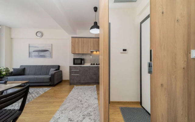 Great Flat With Shared Pool in Kepez