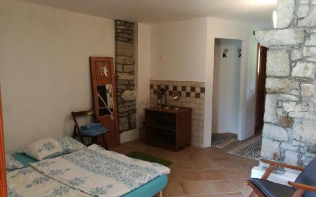 Holiday Farmhouse Skvor