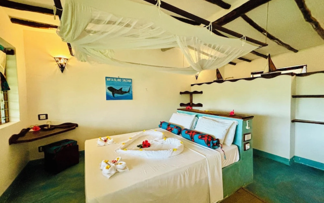 Basecamp Mafía Island