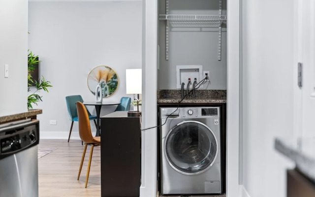 Stylish 1BR in Lakeview - Brompton 1 rep