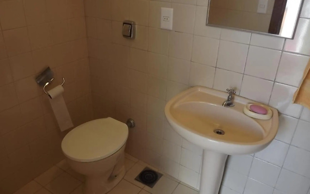 Alugo quarto com internet