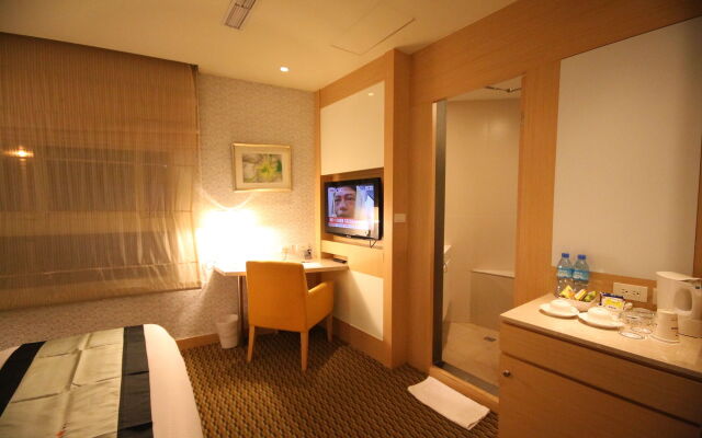 New California Hotel