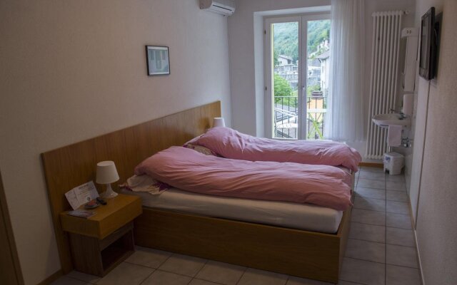 Hotel Ristorante Camoghe