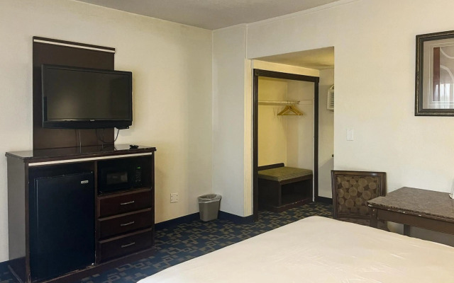 Motel 6 Oceanside, CA Marina / Camp Pendleton