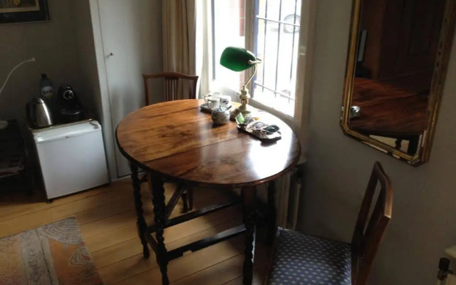 Vondelparkmuseum B&B