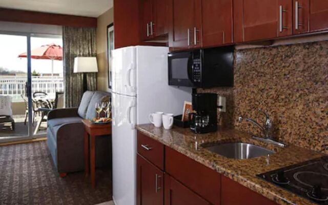 Montreal Beach Resort