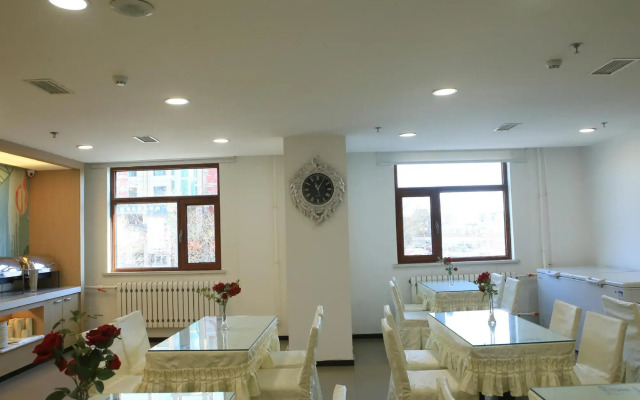 HanTing Hotel (Tongliao Railway Station)