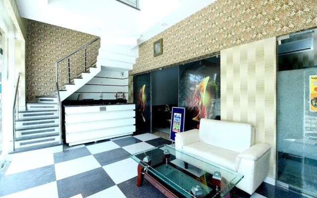 OYO 44541 Hotel Nanda