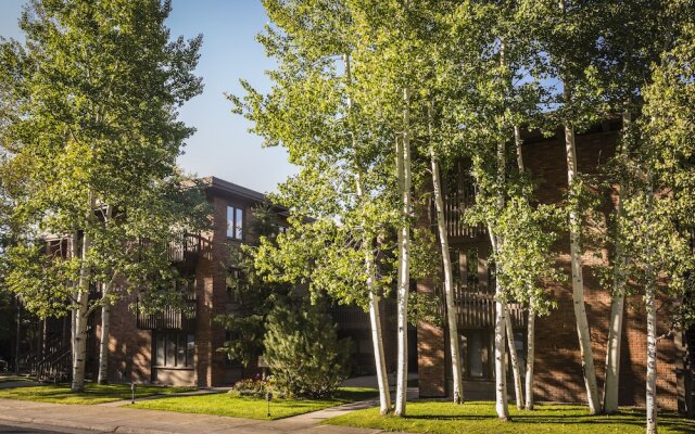 Cottonwoods by Frias Properties