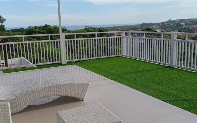 Sarining 2BR Villa with Pool