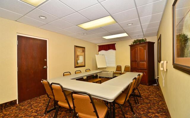 Best Western Plus Oak Mountain Inn