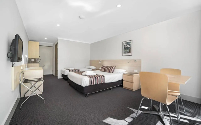 Avoca Beach Hotel