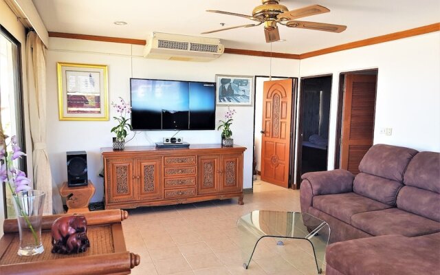 Fantastic 2 bed With Huge Balcony & sea Views