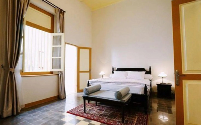 Colonial House