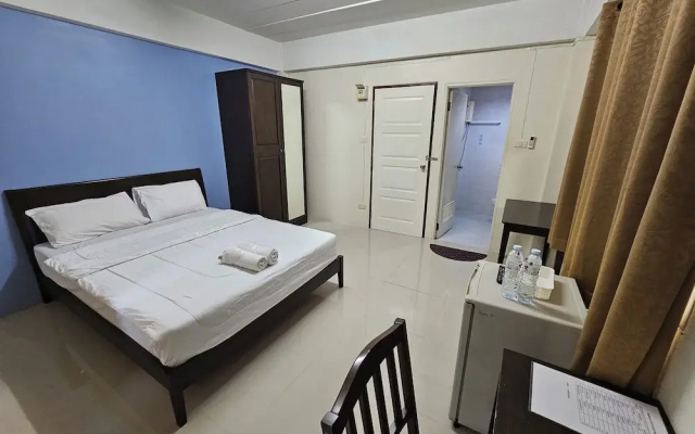 Reddoorz SI - FAH @ Bangsaen Hotel