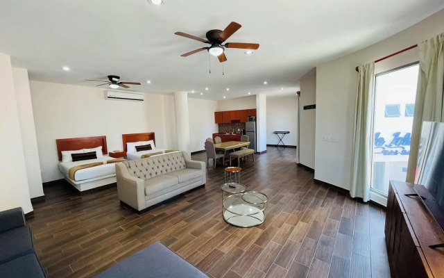 La Lola Hotel & Suites