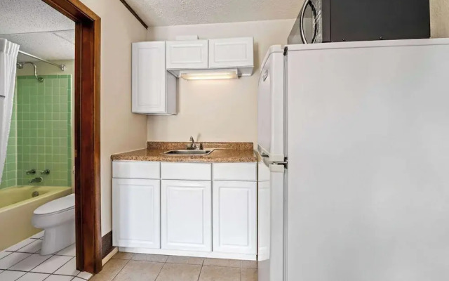 Days Inn by Wyndham Dubuque