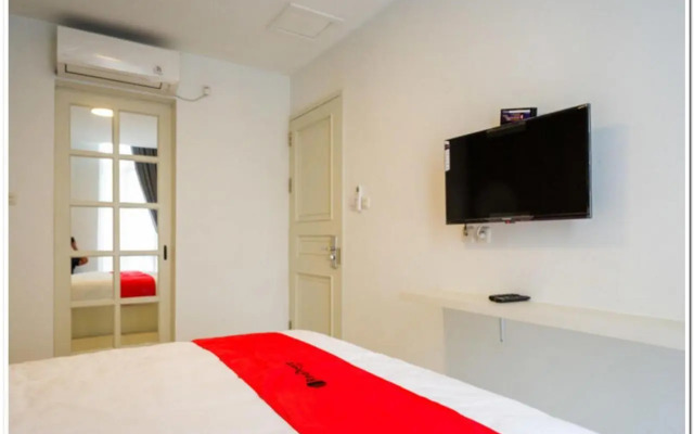 RedDoorz Plus @ Madukoro Raya Semarang