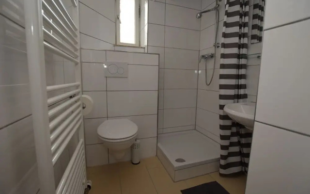 AB Apartment 81