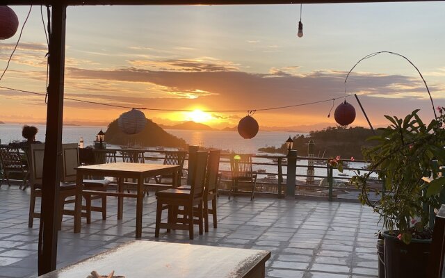 Pesona Restaurant and Room