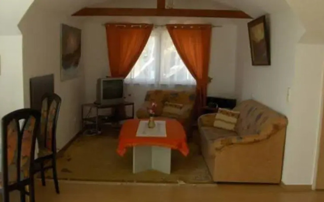 Fernanda House