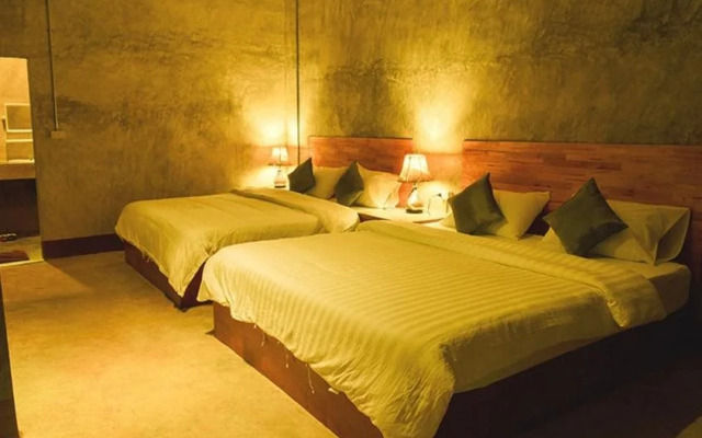 Baan See See Moutain View