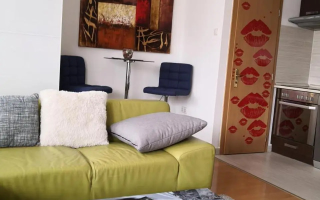 1,5 szobás lakás terasszal,közel a Széchenyi fürdőhöz