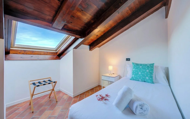 La Voce Del Lago Pied Dans L' Eau