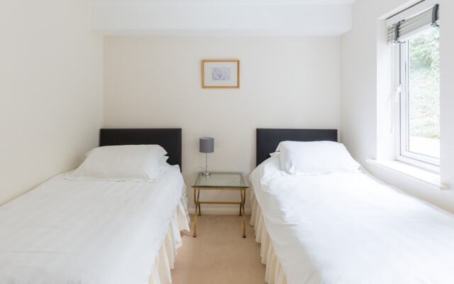 Toothbrush Apartments- Ipswich Townhouse