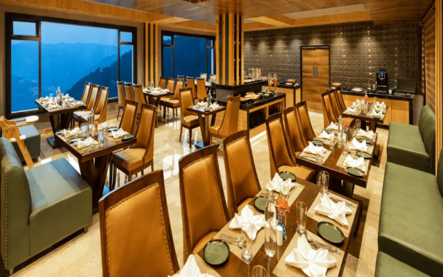 Justa Cliffend Resort & Spa, Mashobra