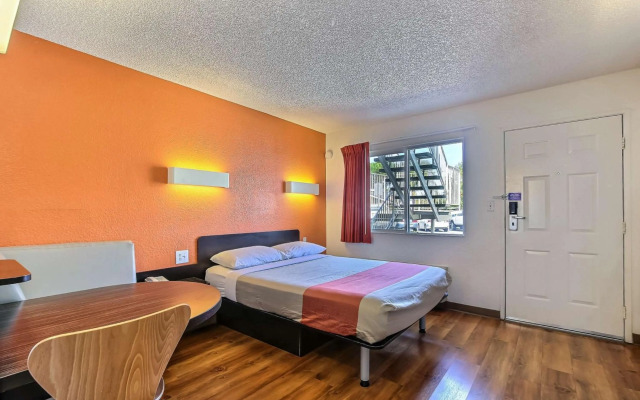 Motel 6 Pleasanton, CA