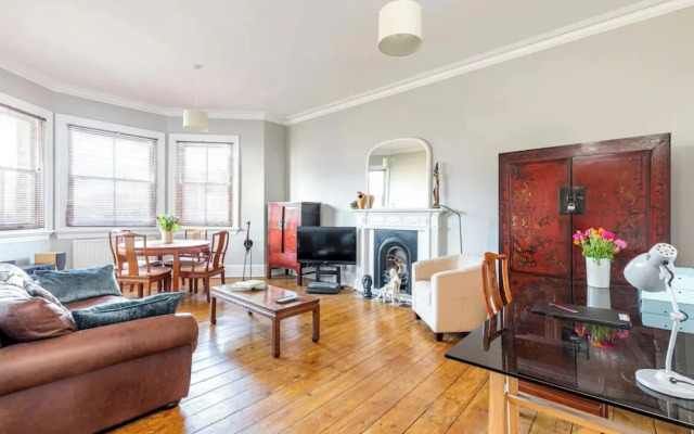 Spacious Central Hove Beach Flat