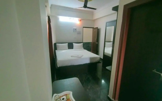 SPOT ON 701605 Hotel Relax Inn