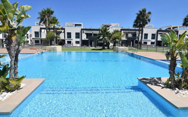 Penthouse Oasis Beach IV N  142