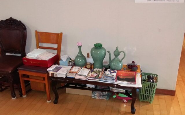 Happy Day Family Guesthouse