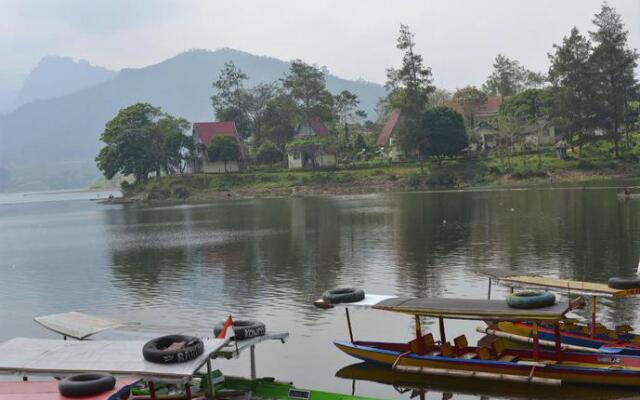 Taman Wisata Selorejo and Resort