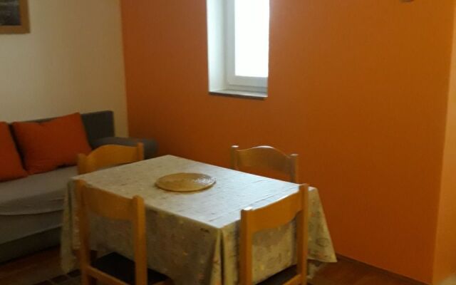Apartment Ivo - with nice garden: A2 Pag, Island Pag