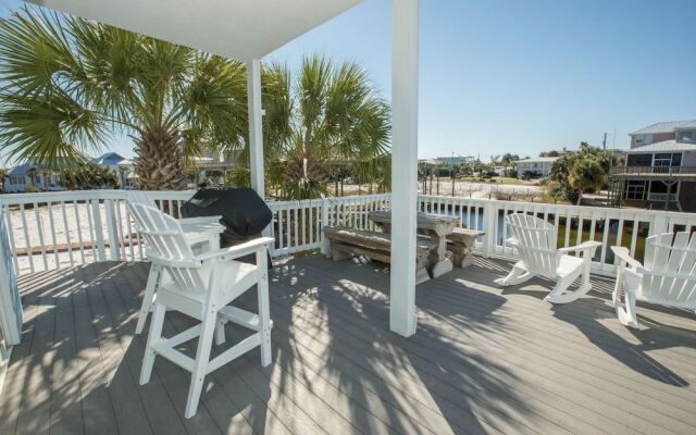 Captain Jax 5 Bedrooms 3 Bathrooms Home