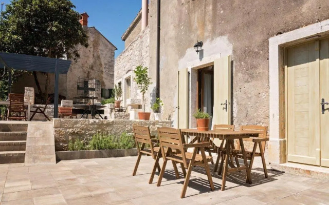 Old town studio and apartment