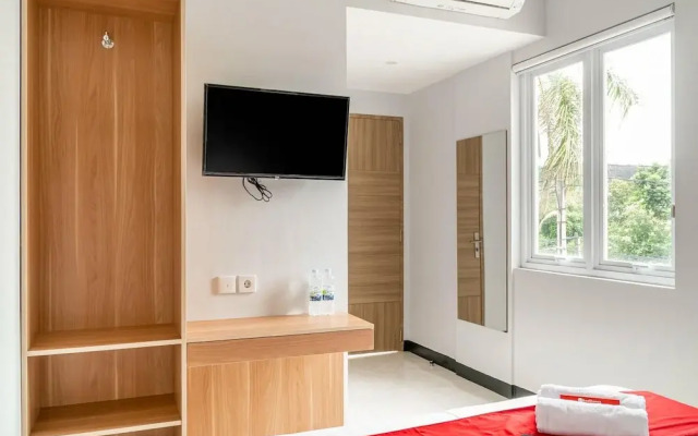 RedDoorz near Lippo Mall Puri