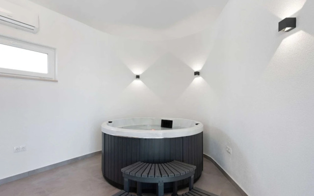 Holiday Home in Vir With Private Pool