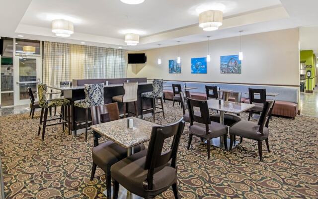 La Quinta Inn & Suites Oklahome City Nw Expre