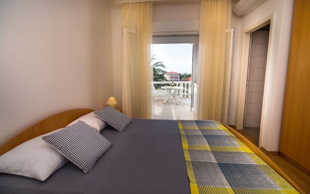 Pool Apartments Galeb