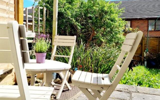 2 bedroom house within walking distance of town