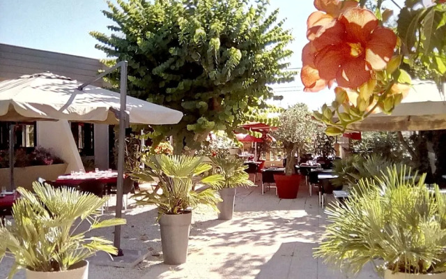 Logis Hôtel Restaurant Le Pardaillan