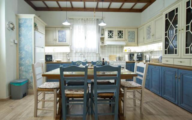 Luxury house near by Delphi