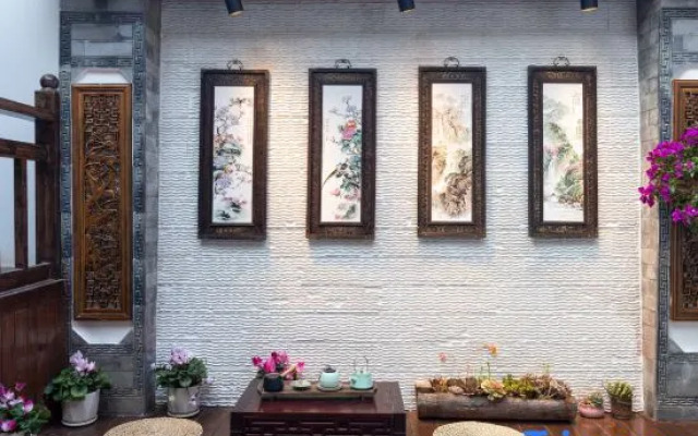 Lijiang Huanxiao Tuyuan LOL Inn